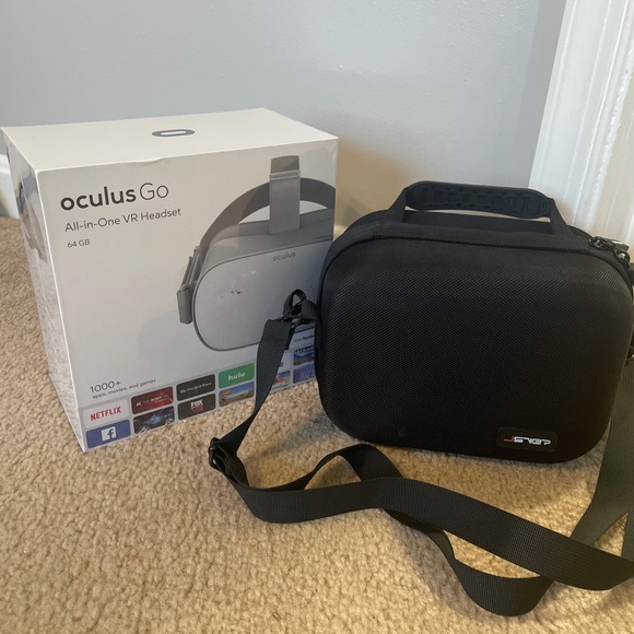 Brand new in a box Oculus Go with case $300 obo - Picture 3 of 4